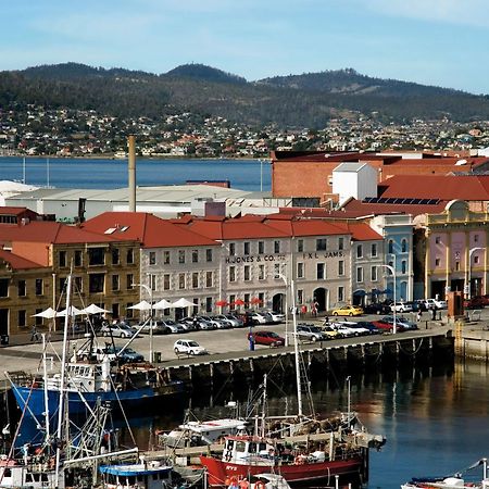 The Henry Jones Art Hotel Hobart Ngoại thất bức ảnh The battery, with the city in the background