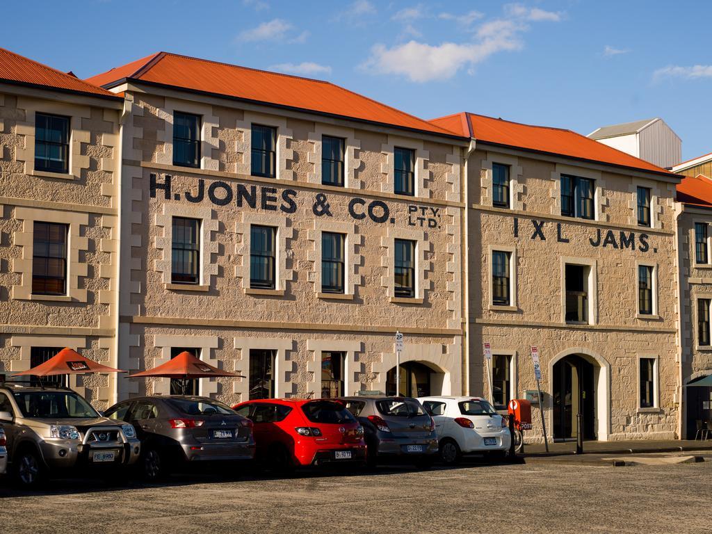 The Henry Jones Art Hotel Hobart Ngoại thất bức ảnh The Jones and Co. building in the Old Busselton Town Hall Complex