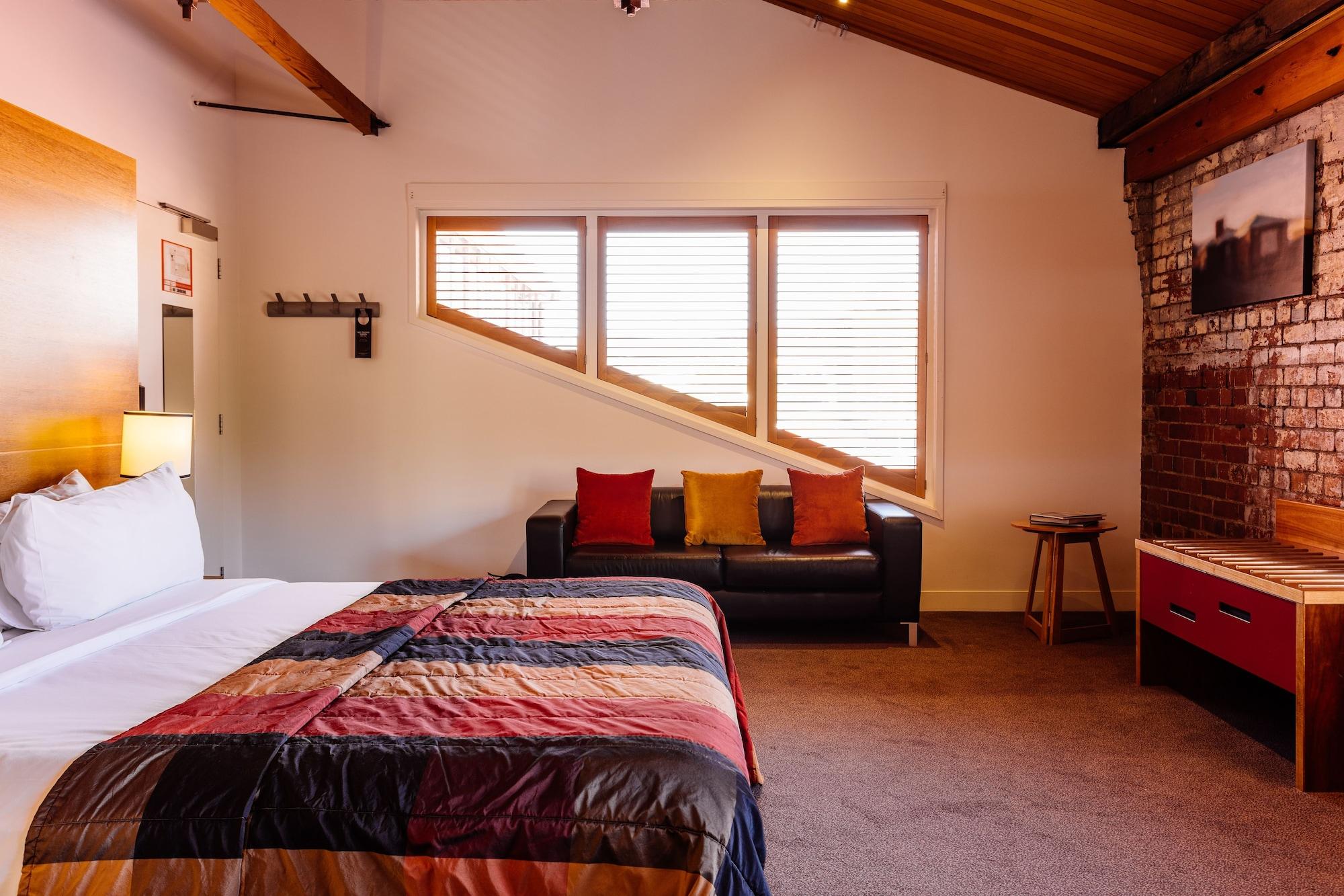 The Henry Jones Art Hotel Hobart Ngoại thất bức ảnh A room at the hotel