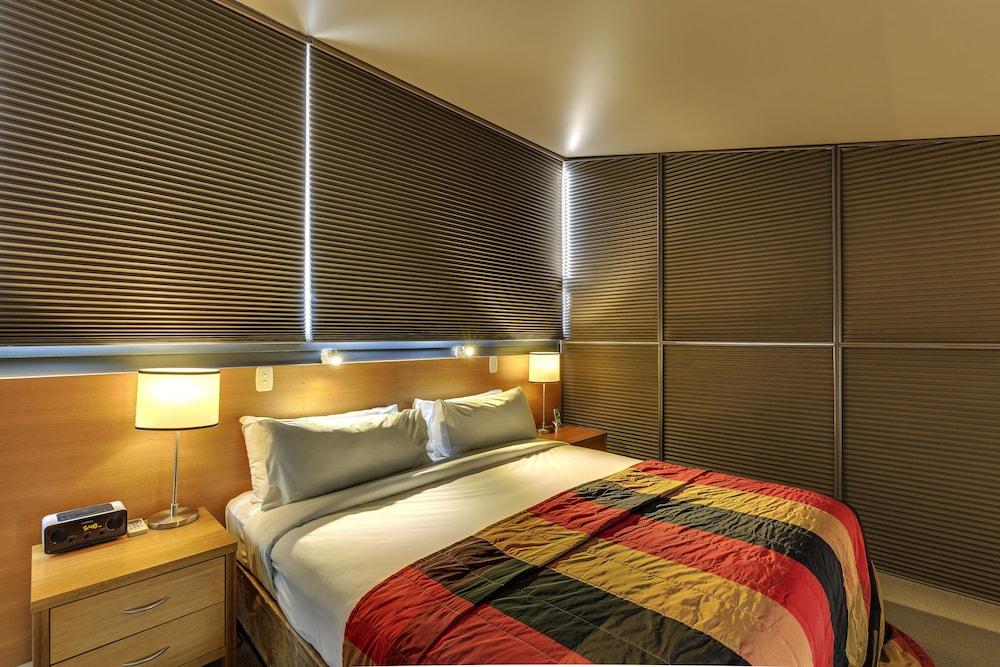 The Henry Jones Art Hotel Hobart Ngoại thất bức ảnh Venetian blinds
